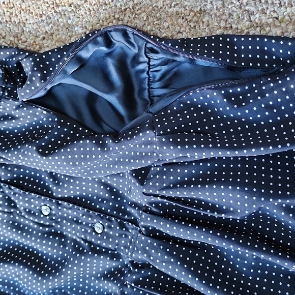 Tommy Hilfiger EXCELLENT CONDITION Size M - Picture 4 of 6